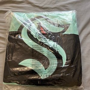Seattle Kraken Reverse Retro Blank Jersey Size 50 (Medium) *Sealed* *Brand New*